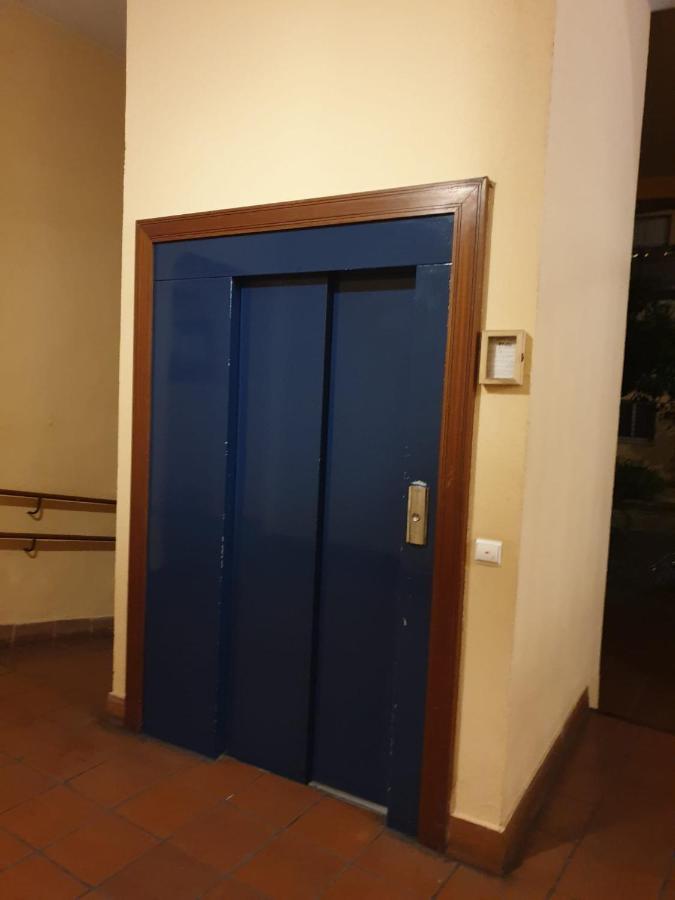 Santa Ana - Palacio Del Infantado Sevilla Bagian luar foto