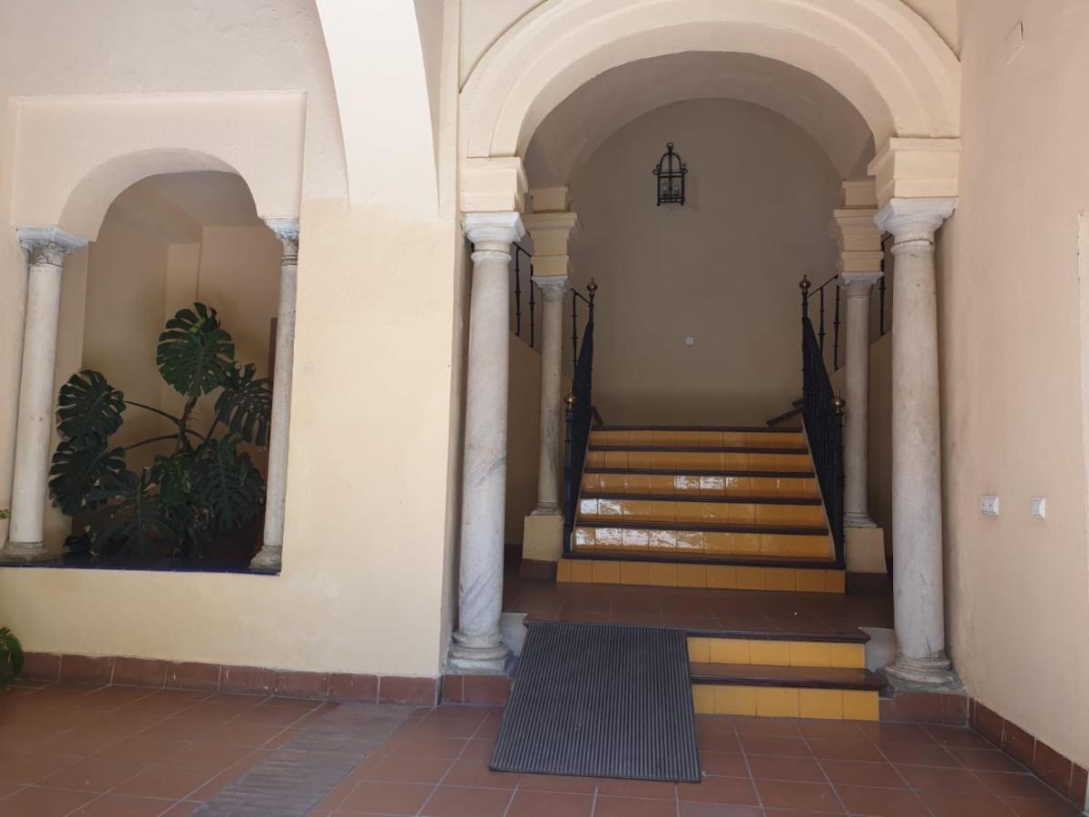 Santa Ana - Palacio Del Infantado Sevilla Bagian luar foto